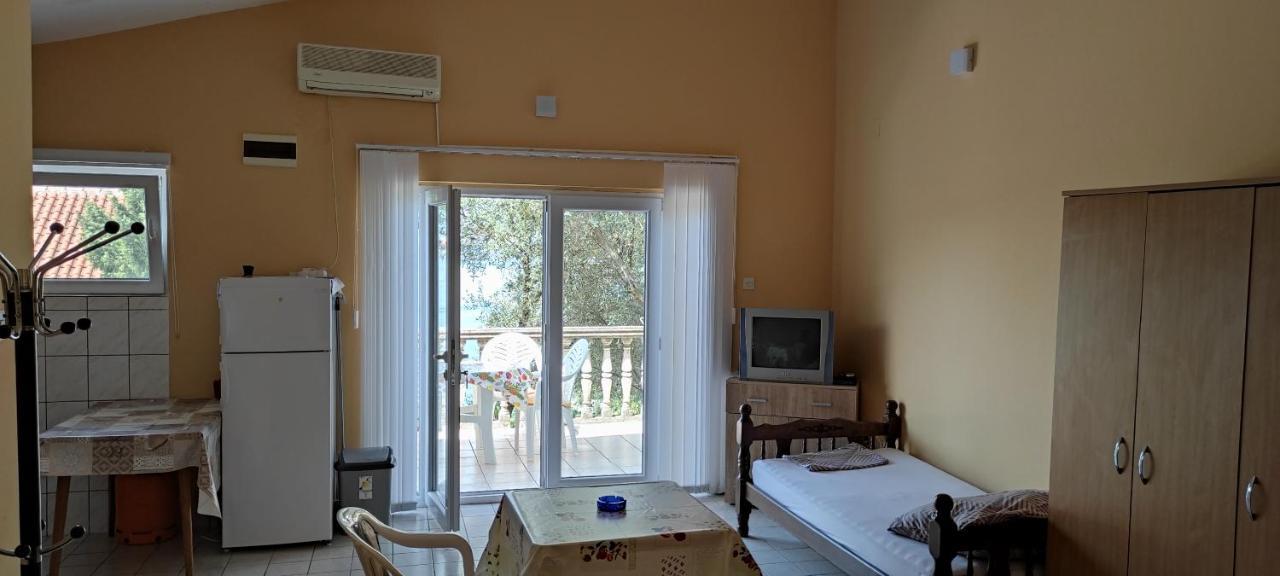 Apartmani Jovanovic Luštica Eksteriør bilde