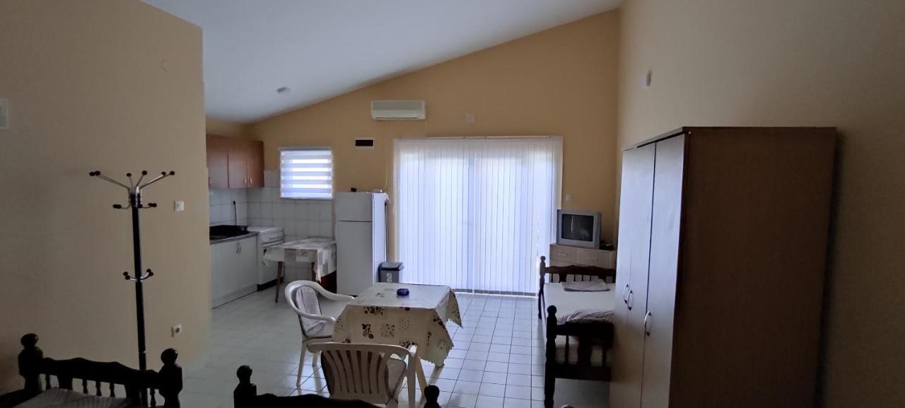 Apartmani Jovanovic Luštica Eksteriør bilde
